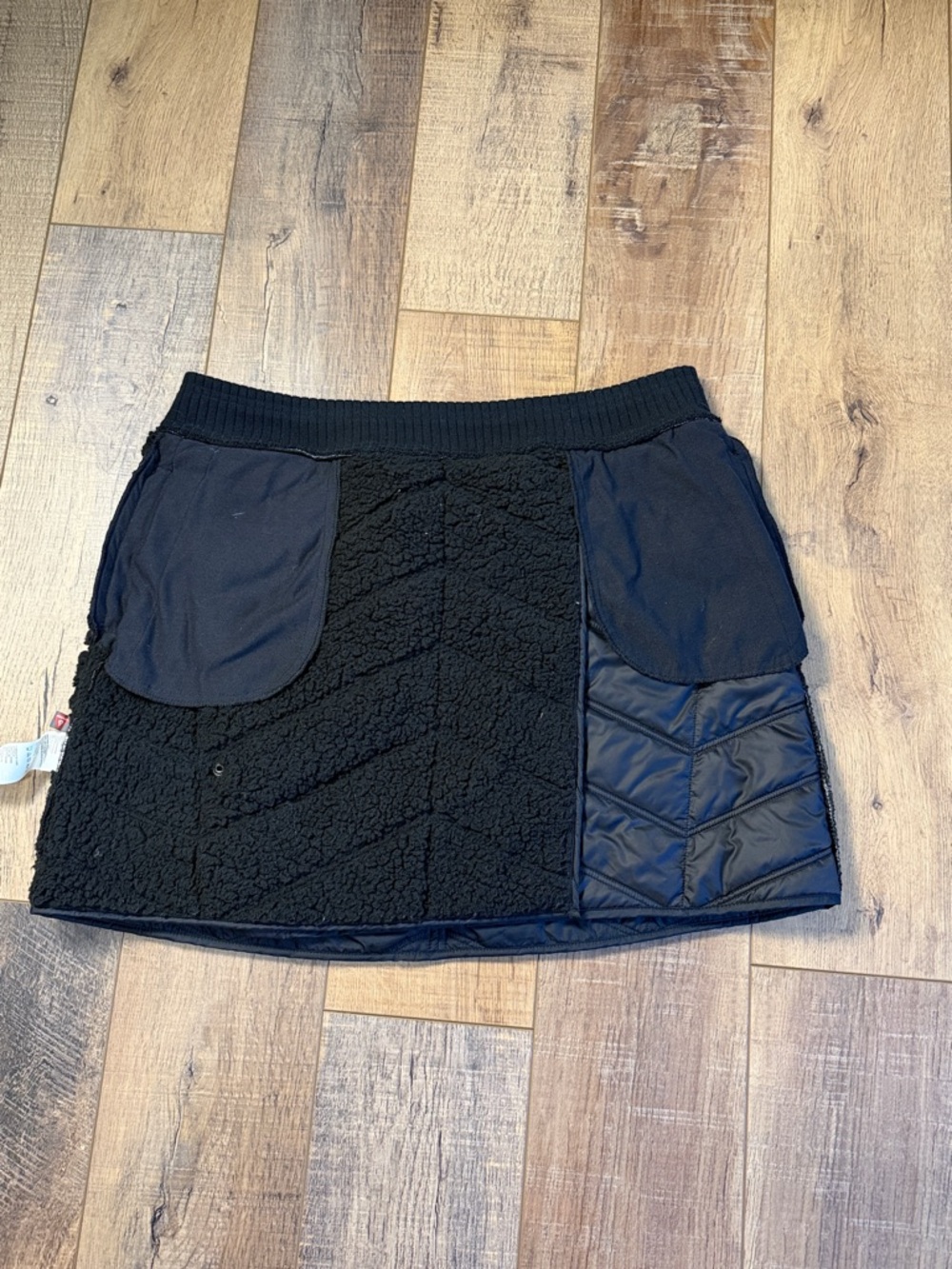 prAna Diva Wrap Quilted Fleece Lined Black Skirt Size XL - Picture 9 of 12